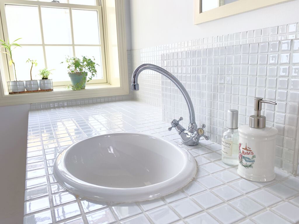 美肌をつくるのは保湿と美白*。お風呂上がりの10秒ケアで、陶器肌を目指しましょう[PR]の画像