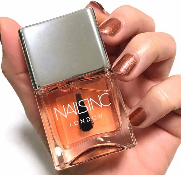 「ひと塗りでカッチカチ!セルフネイル派さん必見の長持ちトップコートを集めました♡」の画像(#75815)