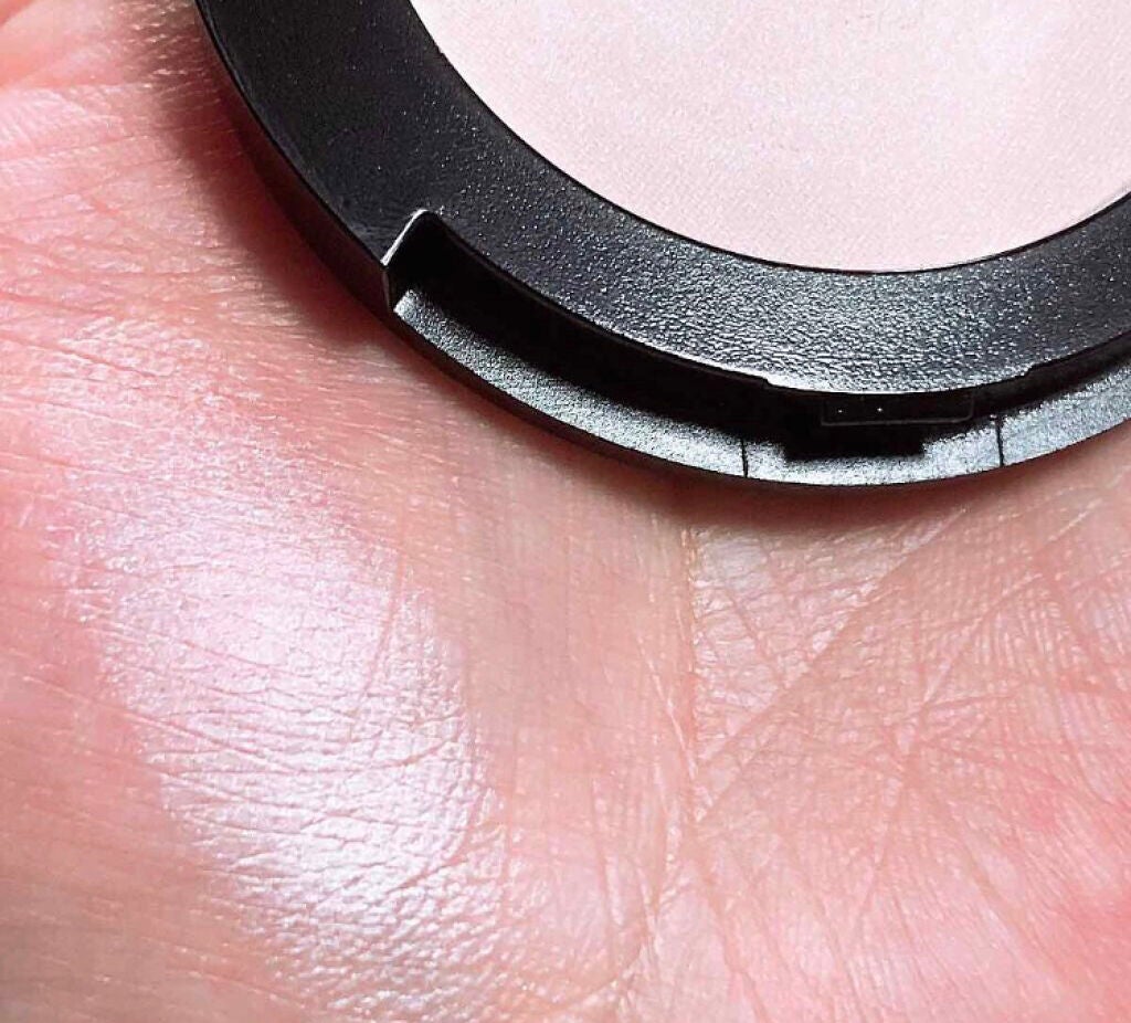 「仕上げのサッとひとハケでツヤ肌に♡毎日ヘビロテしたいパウダーハイライトを集めました!」の画像(#75889)