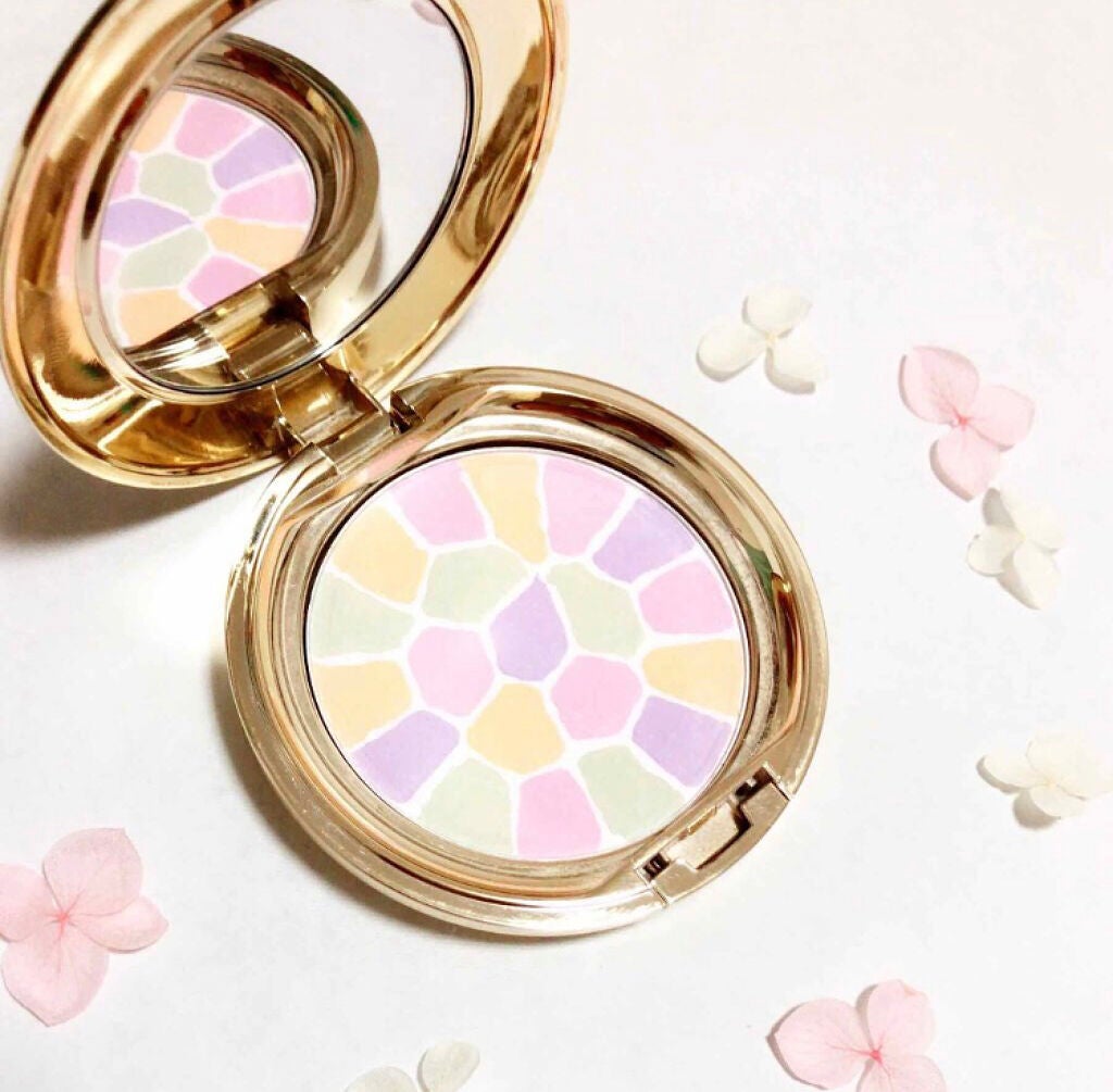 「サラッと質感を一日中キープ!ふんわりマシュマロ肌に仕上がるフェイスパウダー5選♡」の画像(#76155)