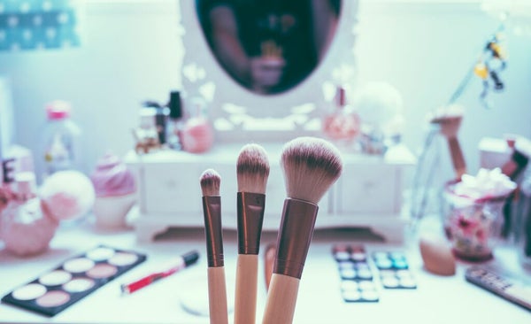 密着力抜群で持ち運びにも便利♡スティックファンデーションがアツいって噂!の画像