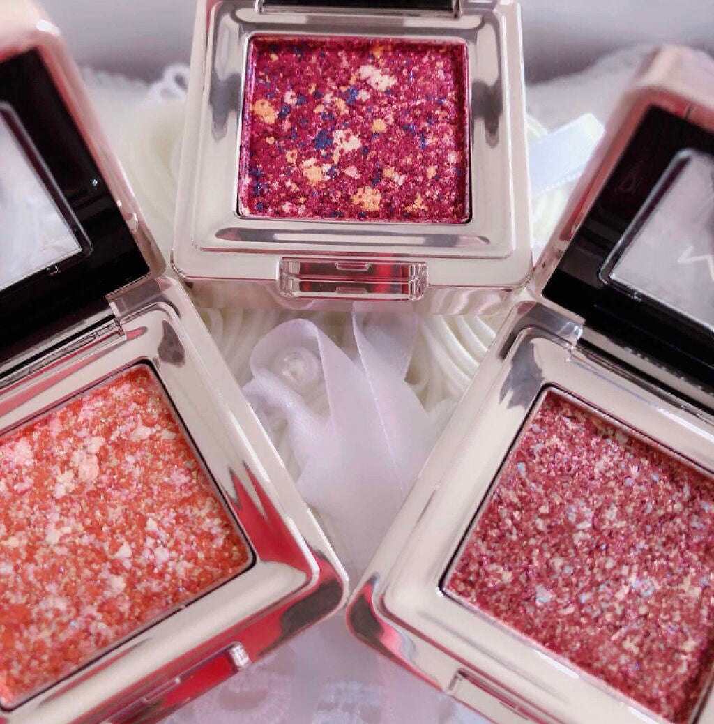 「まばゆい光が美し過ぎる!偏光ラメ&パールのコスメを取り入れて煌めきフェイスに♡」の画像(#84644)