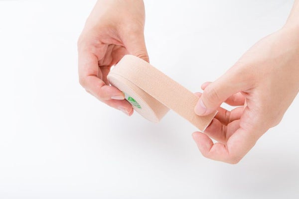 【決定版】マニキュアの落とし方!爪を傷めないコツやおすすめ除光液もご紹介の画像