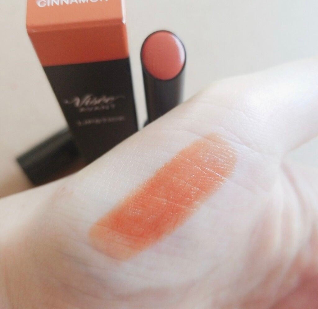 「リップカラーで旬の秋顔にチェンジ!メイクの主役にしたいテラコッタリップ5選」の画像(#95156)