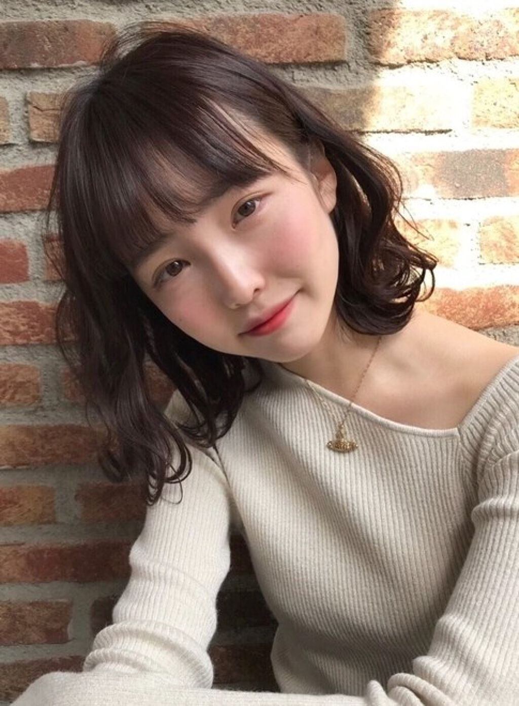 「【丸顔必見!】メイクはシェーディングで小顔に!フェイスラインを引き締めるメイク術&おすすめコスメ」の画像(#95306)