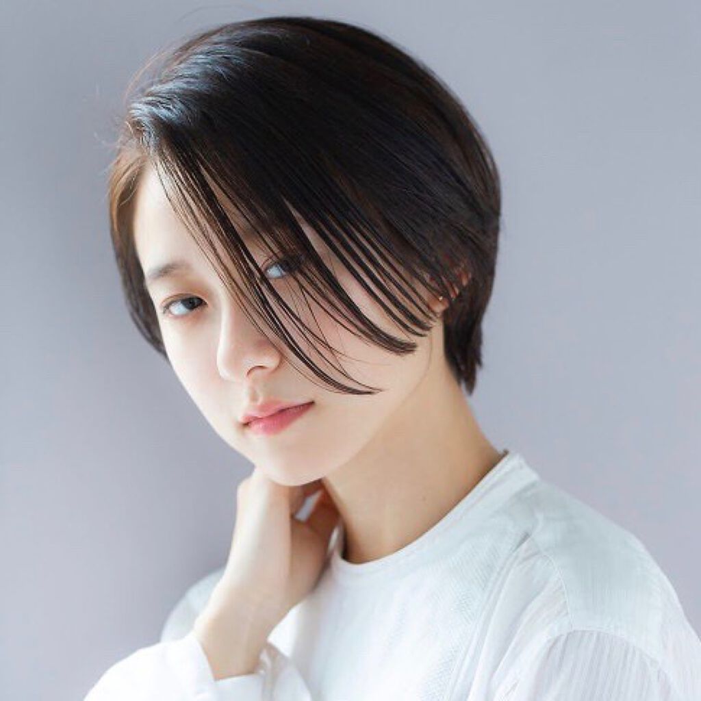 「リップカラーで旬の秋顔にチェンジ!メイクの主役にしたいテラコッタリップ5選」の画像(#98072)