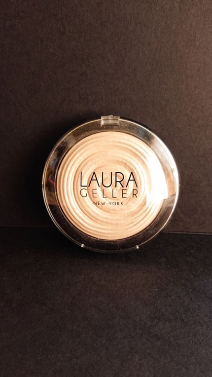 LAURA GELLER