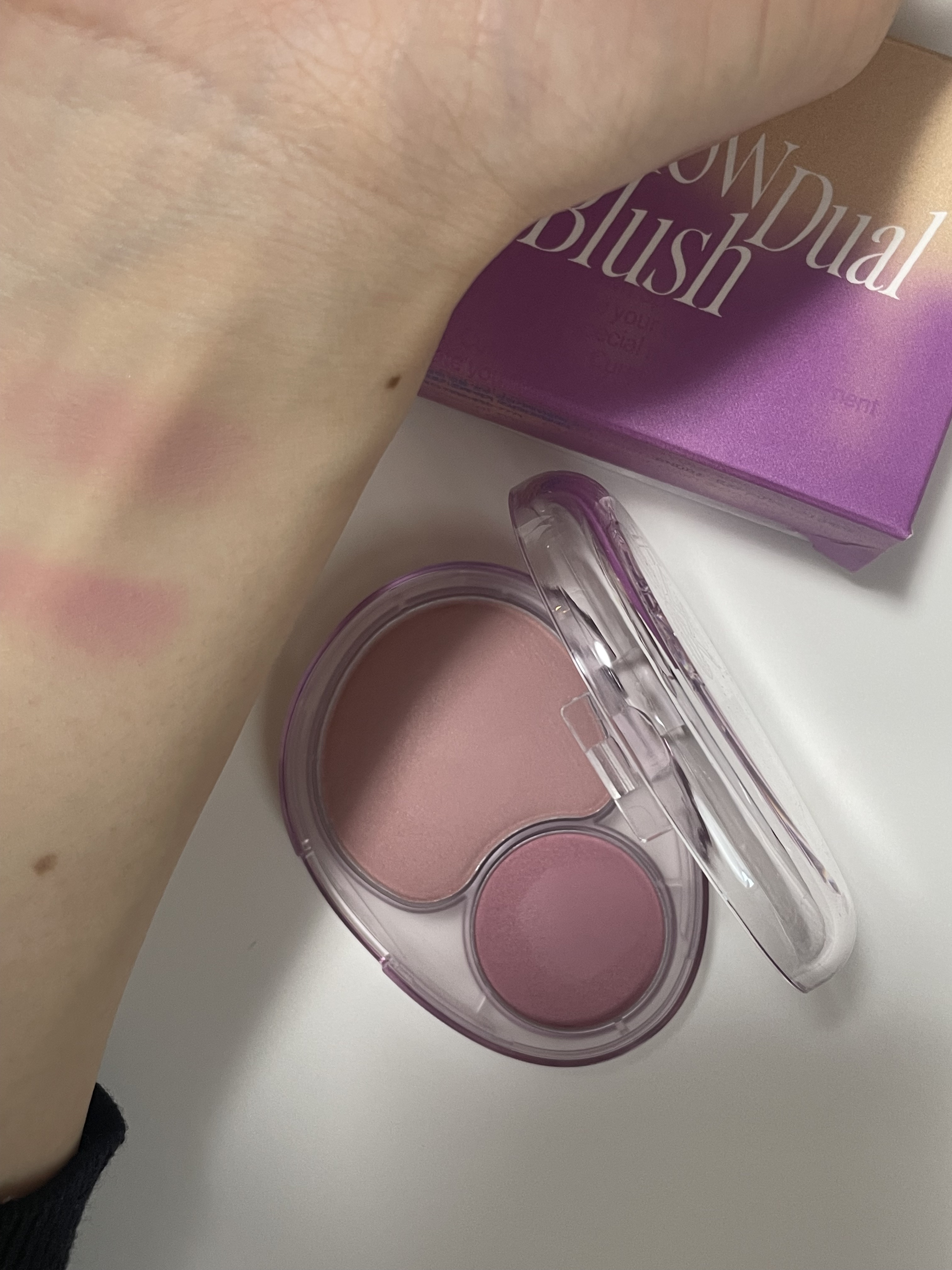 デュアルチークメロウ RS01 ロージートーク/fwee/ジェル・クリームチークを使ったクチコミ（3枚目）