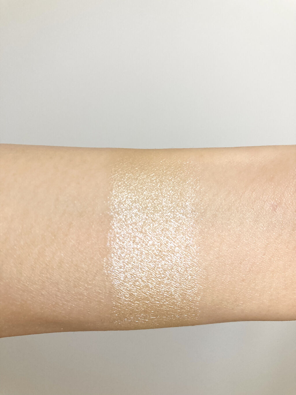 UR GLAM　SELECT EYES ライトイエロー/U R GLAM/単色アイシャドウを使ったクチコミ（3枚目）