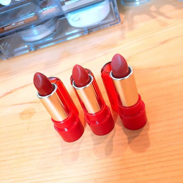 💄media ミニリップ 〈コンビニ限定〉
￥５００
左から👉RD-01、RD-02、RD-04
2枚目は上から順番です👇

ご覧の通りどれも色が可愛いです❣️
そしてこのサイズ感😍
ミニチュア〜〜〜🌱