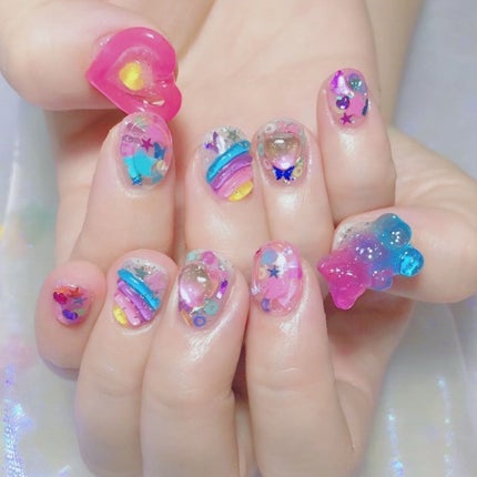 なかやまちえこ on LIPS 「おもちゃ箱ネイル🪄⠀⠀@chikachocolat_melty..」(4枚目)