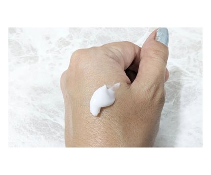 ももの花 モイストハンドクリーム すっきりピーチの香り/オリヂナル/ハンドクリームを使ったクチコミ(3枚目)