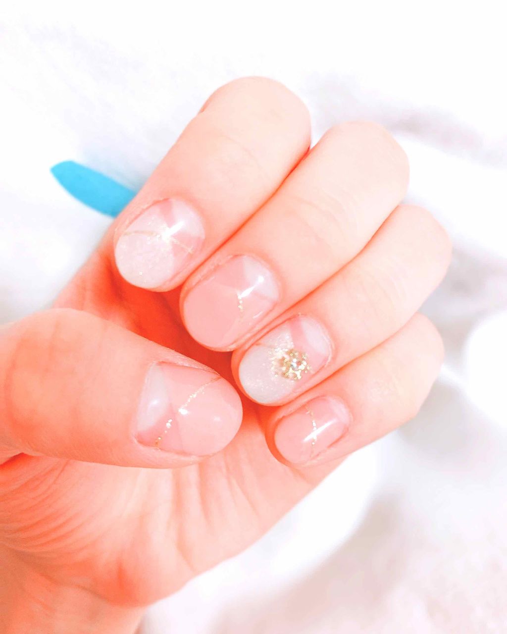 flautista_mm on LIPS 「冬休みということで初ジェルネイル!!長持ちするように根元が透明..」(1枚目)