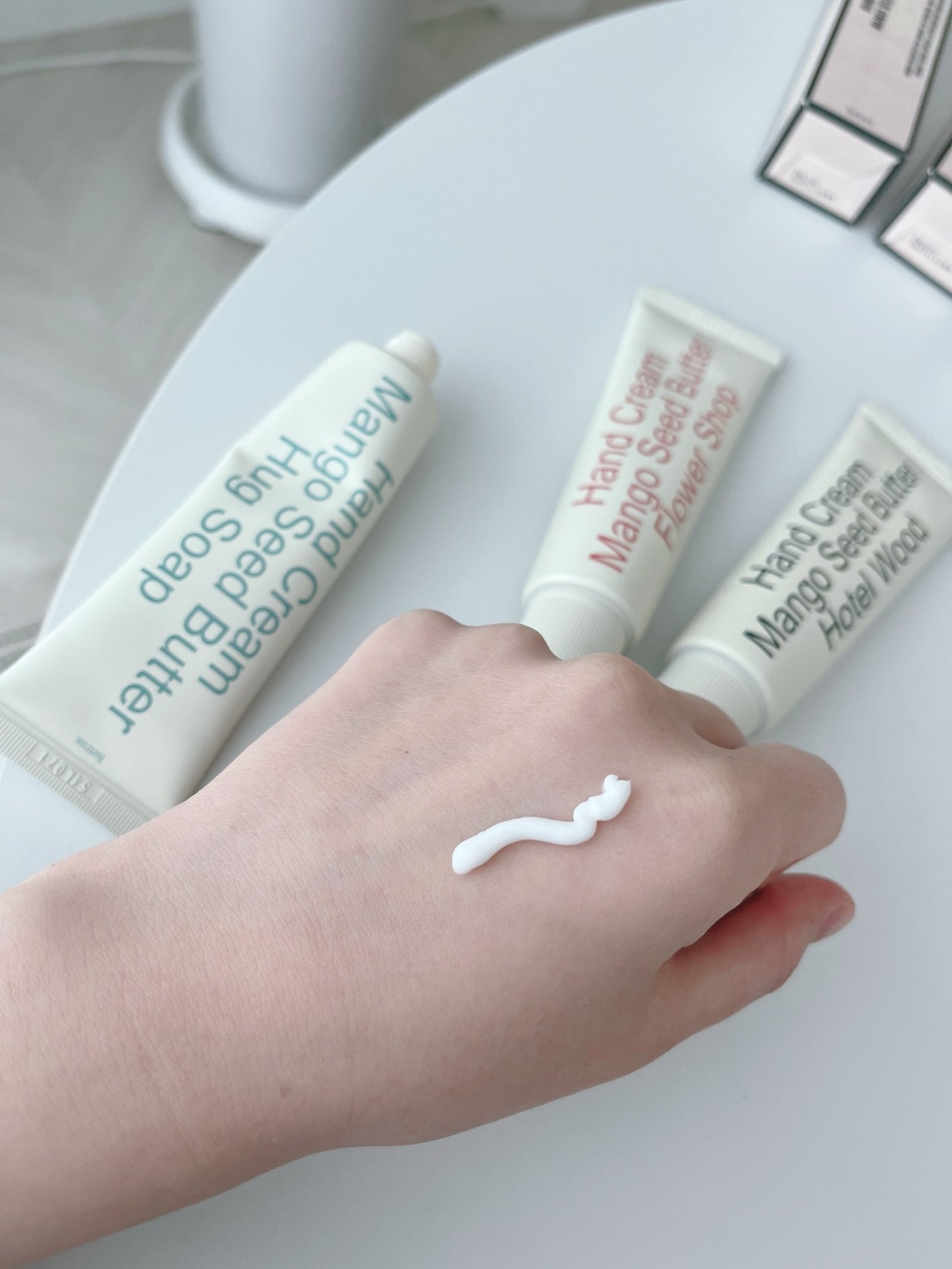 ヘトラス マンゴーシードバター パフューム ハンドクリーム/hetras/ハンドクリームを使ったクチコミ(2枚目)