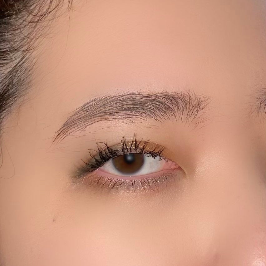 レイナ on LIPS 「【カラーメイク】キャトル937のゴールドとBYREDOサイオマ..」(2枚目)