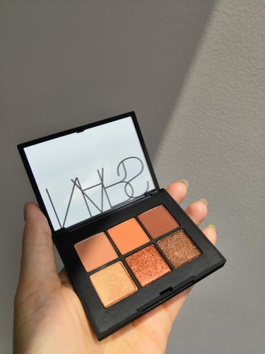 ヴォワヤジュールアイシャドウパレット/NARS/パウダーアイシャドウを使ったクチコミ（1枚目）