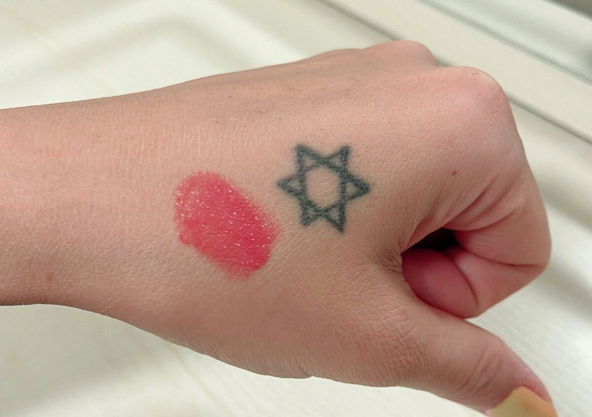 ウォータリーシアー リップスティック/Laka/口紅を使ったクチコミ（2枚目）