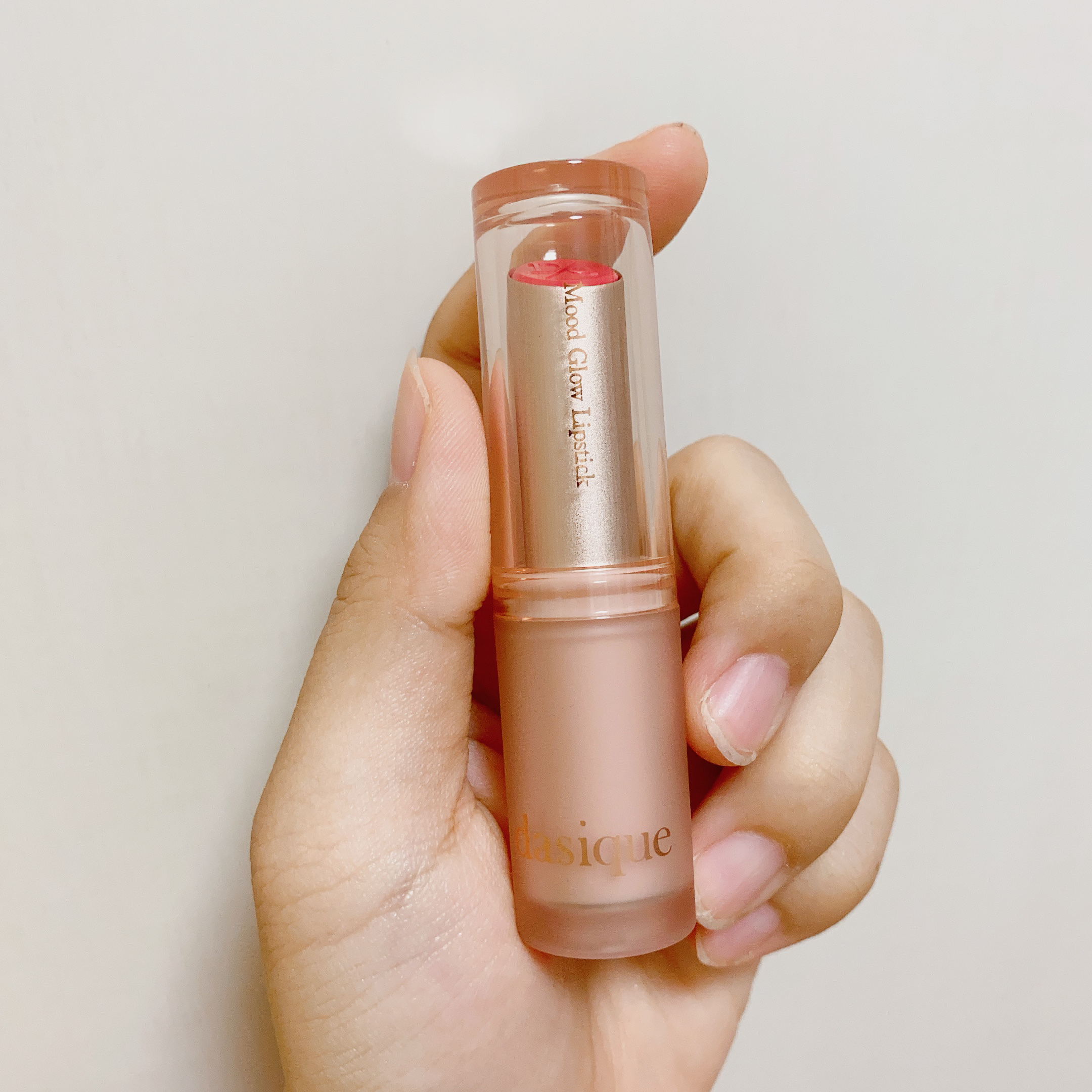 ムードグロウリップスティック 06 メロウコーラル/dasique/口紅を使ったクチコミ（2枚目）