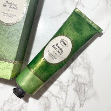 SABON  リフレッシング フットスクラブのクチコミ「SABONのフットスクラブ🌿🌿

意外と気にしてない足の角質ケアが
簡単に出来るアイテムです🤍.....」（1枚目）