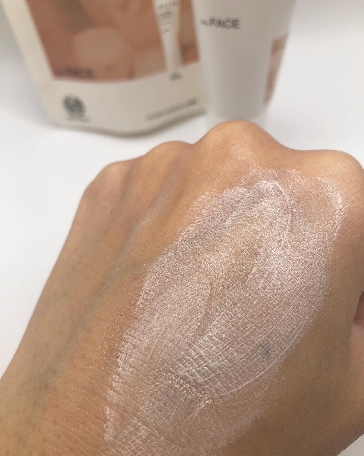 ユアン on LIPS 「ALLIE様のプロモーションに参加中♡アリィーノーファンデUV..」(4枚目)