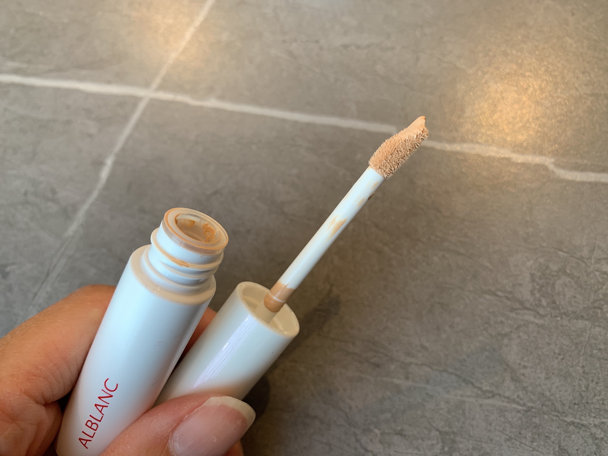 クラリティブラン カモフラチップ/ALBLANC/リキッドコンシーラーを使ったクチコミ（3枚目）