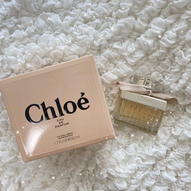Chloe
オードパルファム

クロエの香水って絶対モテ香水に入ってくるじゃないですか？？？(唐突)

空港の免税店で初めてChloeの香水つけた時に
『え？！？めちゃめちゃいい匂いだな？！？！』と
な