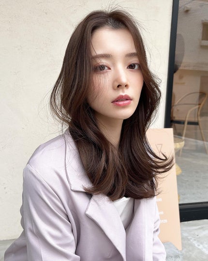 HARUNA on LIPS 「重めの毛先の質感に低めのレイヤー🫶柔らかいラベンダーを加えたオ..」(4枚目)