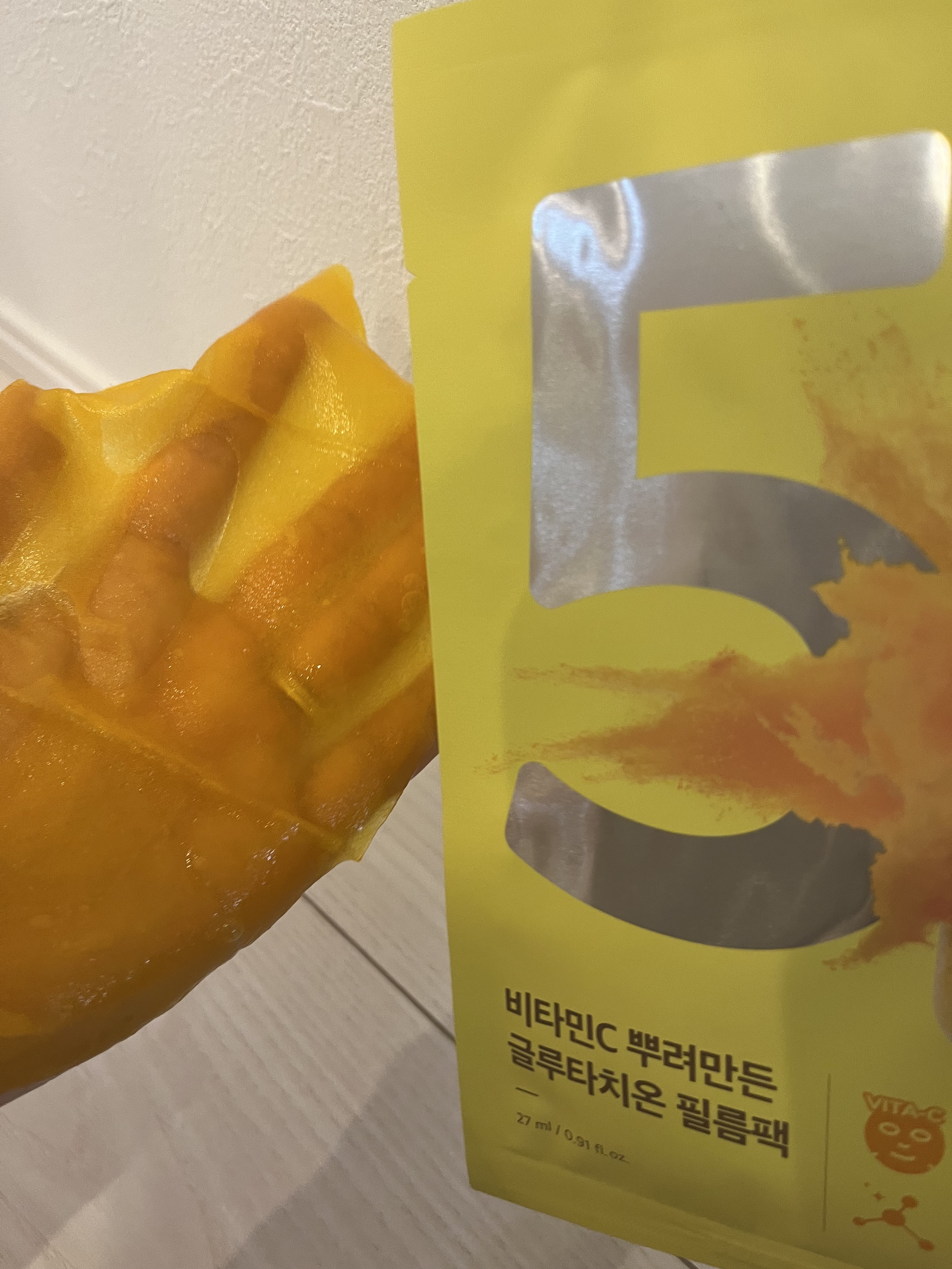 5番 白玉グルタチオンCふりかけマスク/numbuzin/シートマスク・パックを使ったクチコミ（2枚目）