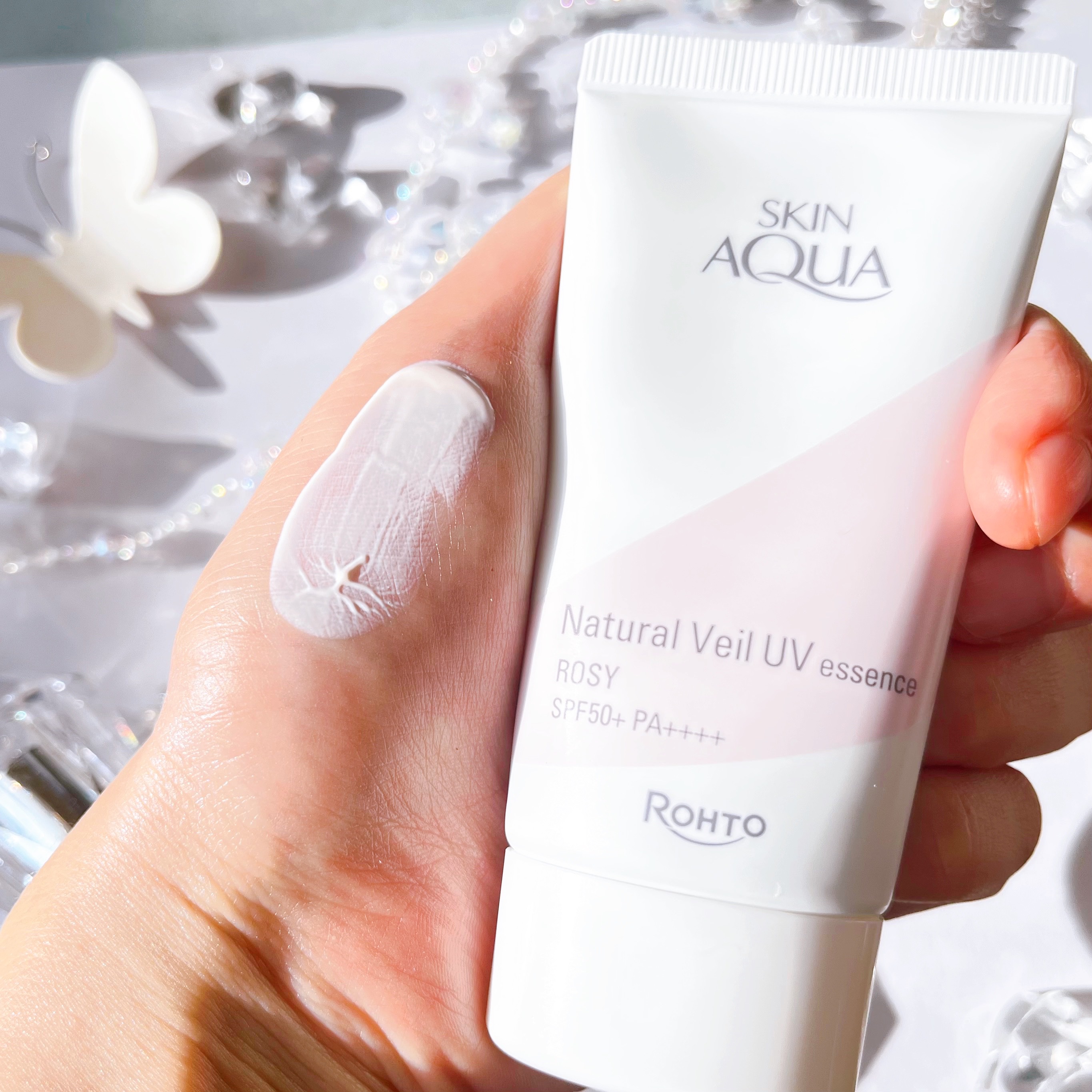スーパーモイスチャーUVライトアップエッセンス/スキンアクア/日焼け止めローションを使ったクチコミ（3枚目）