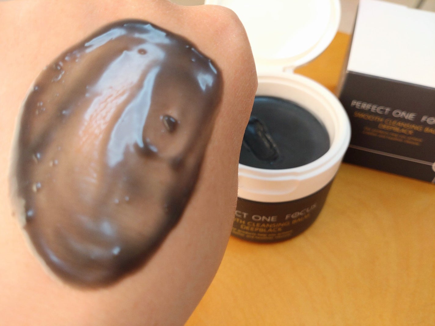 パーフェクトワンフォーカス スムースクレンジングバーム ディープブラック/PERFECT ONE FOCUS/クレンジングバームを使ったクチコミ(1枚目)