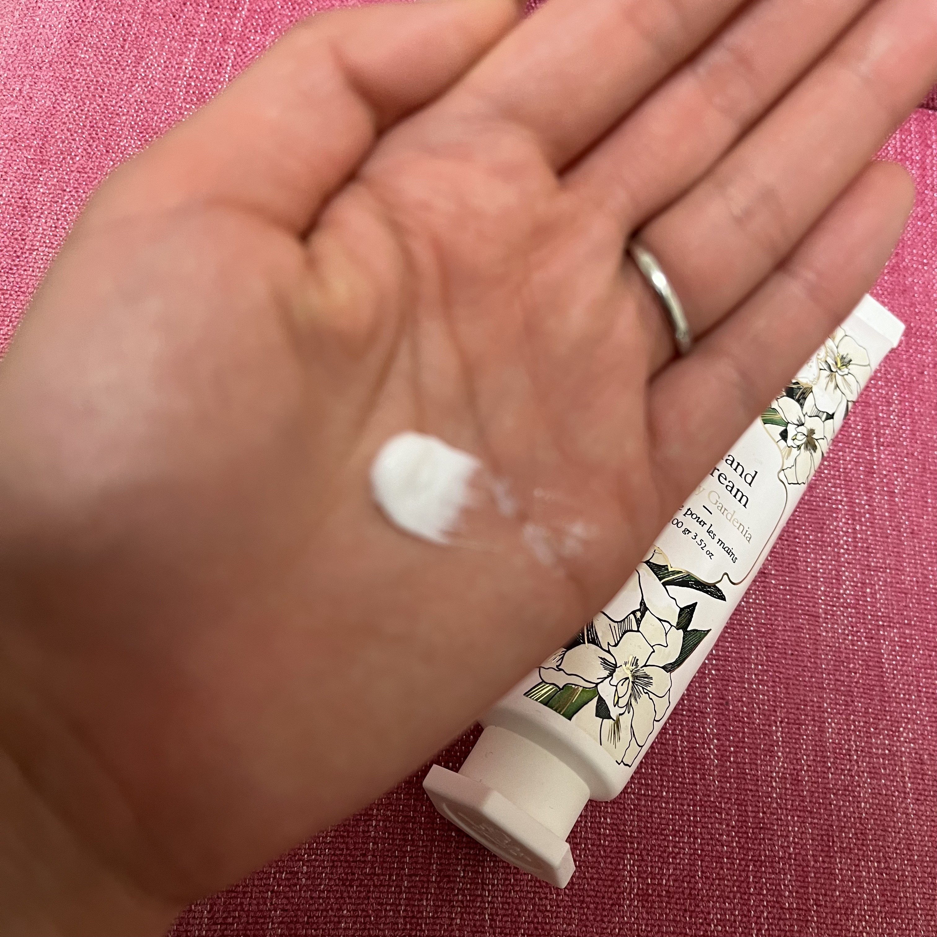 ピオニーガーデニア ハンドクリーム/Laline/ハンドクリームを使ったクチコミ（2枚目）