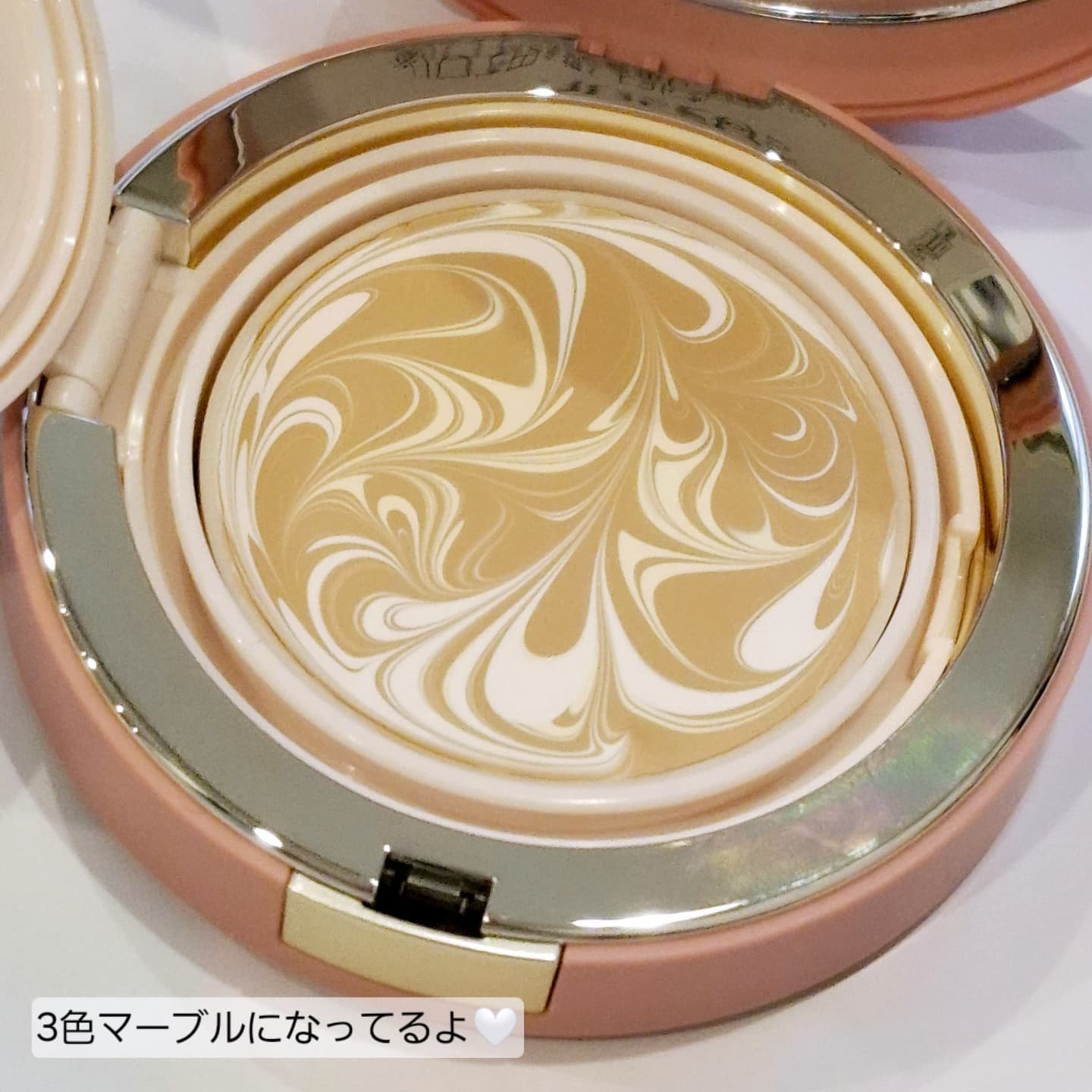 ヴェールヌーディ エッセンスパクトグロウ/AGE20’s/クリーム・エマルジョンファンデーションを使ったクチコミ（3枚目）