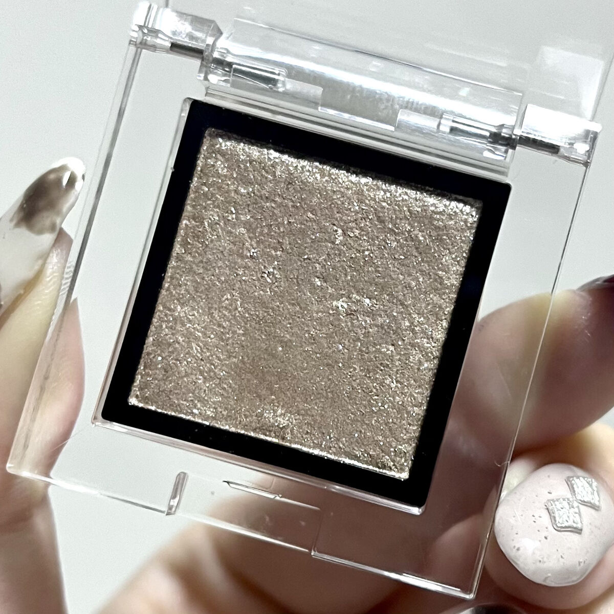 アディクション ザ アイシャドウ スパークル/ADDICTION/単色アイシャドウを使ったクチコミ（2枚目）