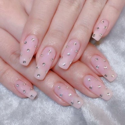 なかやまちえこ on LIPS 「ストーンのドット💅⠀@renkoseki⠀⠀@at_charm..」(2枚目)