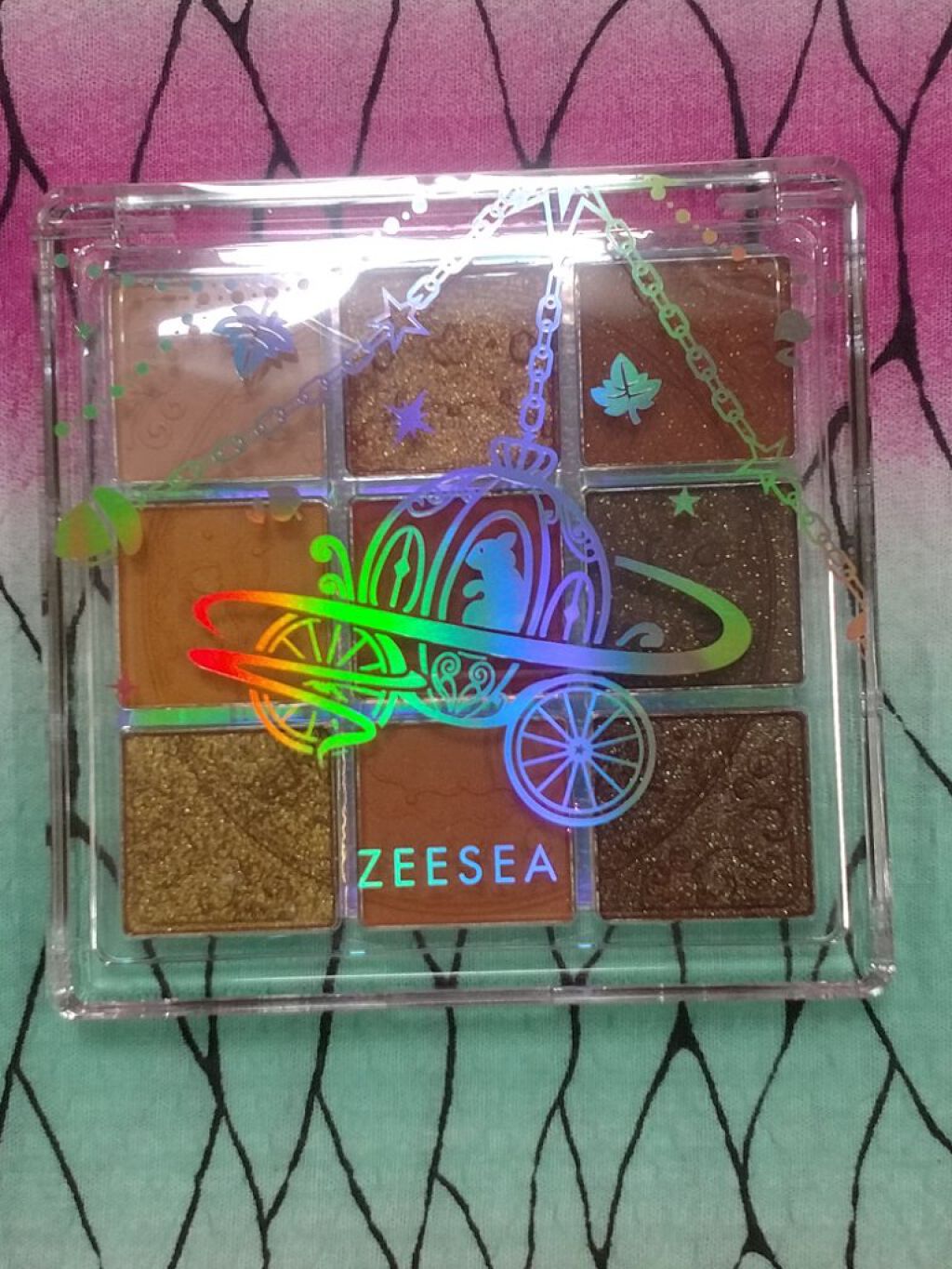 クォーツ 9色アイシャドウパレット(ドリームランドアイシャドウ)/ZEESEA/アイシャドウパレットを使ったクチコミ(4枚目)