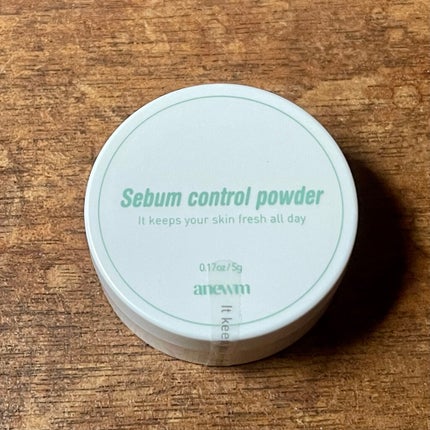 アニューム セバム コントロール パウダー/saat insight/ルースパウダーを使ったクチコミ(1枚目)