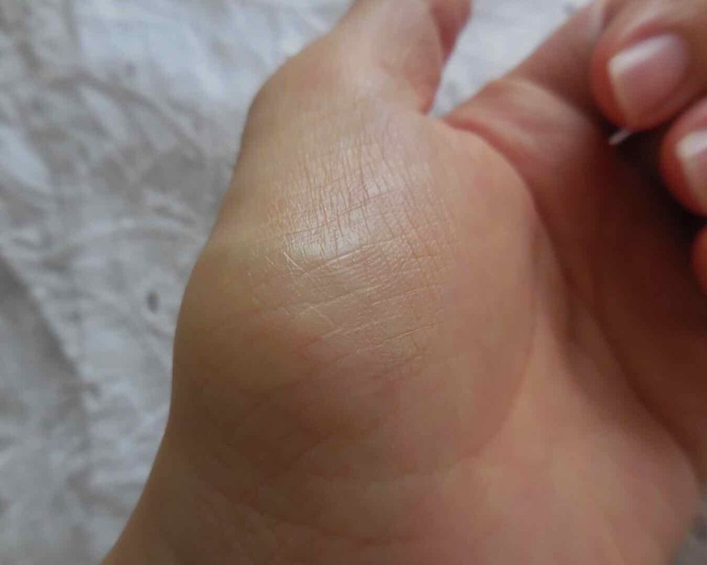 ミネラルクリーミーアイベース 01 ナチュラル/MiMC/アイシャドウベースを使ったクチコミ（3枚目）