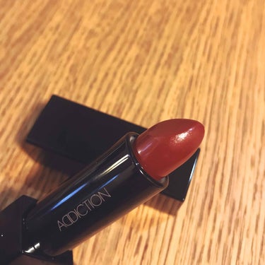 ADDICTION 
Lipstick pure
019 blood moon

これもお気に入り！
ツヤのあるシアーな発色でするする塗れる。薄く伸ばしたり重ね塗りしたりして色味を調整しやすいところがポ