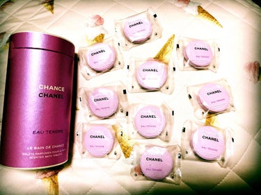 

.
.
CHANEL
チャンスオータンドゥル
バスタブレット💕
本当にいい香りでずっとお風呂に
入ってたい気分になります💋
長風呂する方にはオススメです💓
.
.
.
#シャネルコスメ 