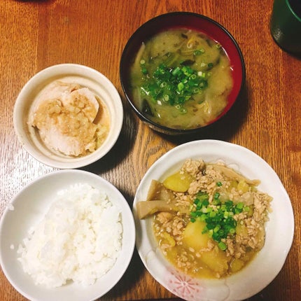 \(◡̈)/フォロバ100☼☼ on LIPS 「昨日食べまくって反省し…(´:ω:`)今日はりんごとヨーグルト..」(4枚目)