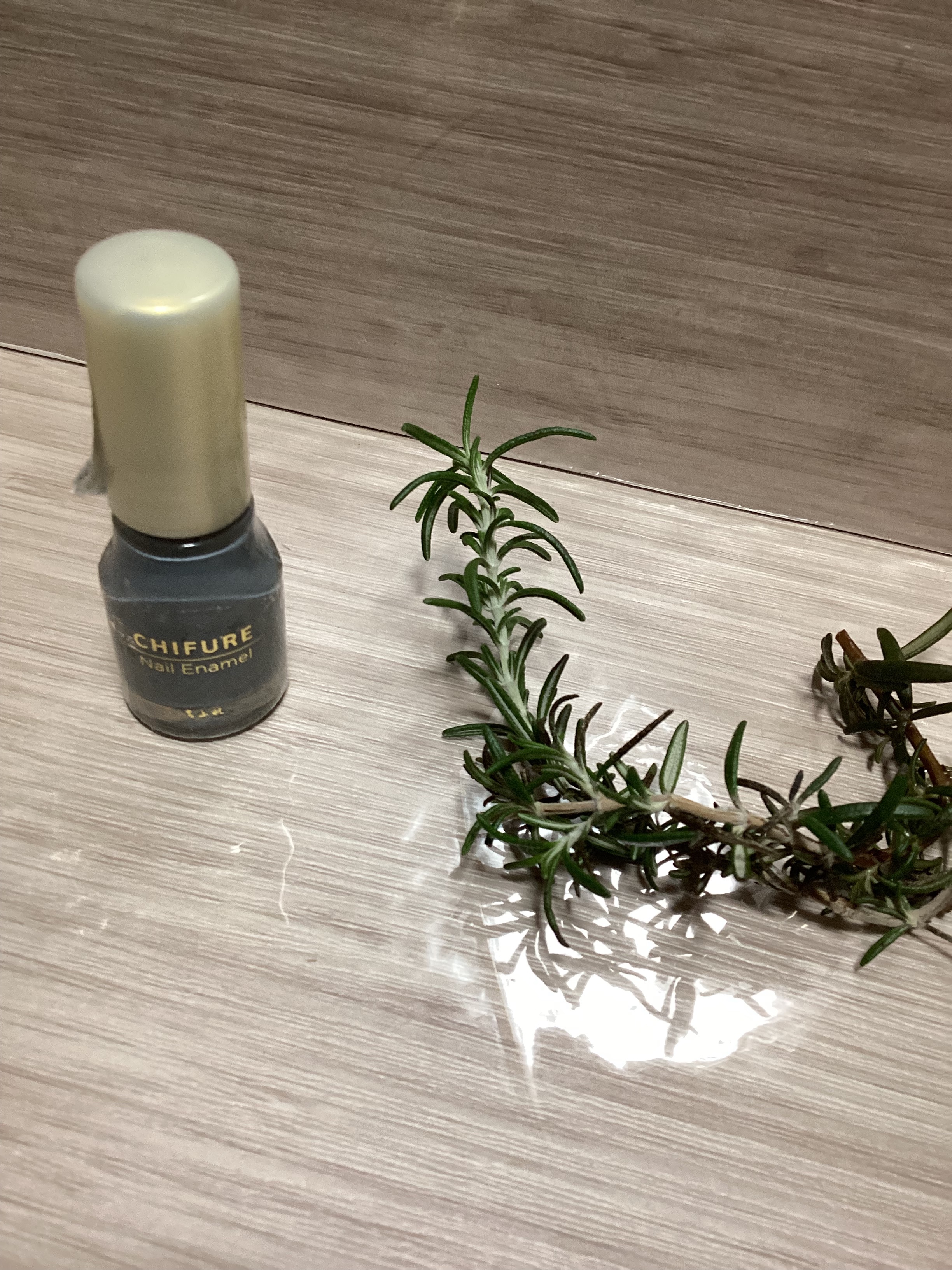 ネイル エナメル 048 グレー系/ちふれ/マニキュアを使ったクチコミ（1枚目）