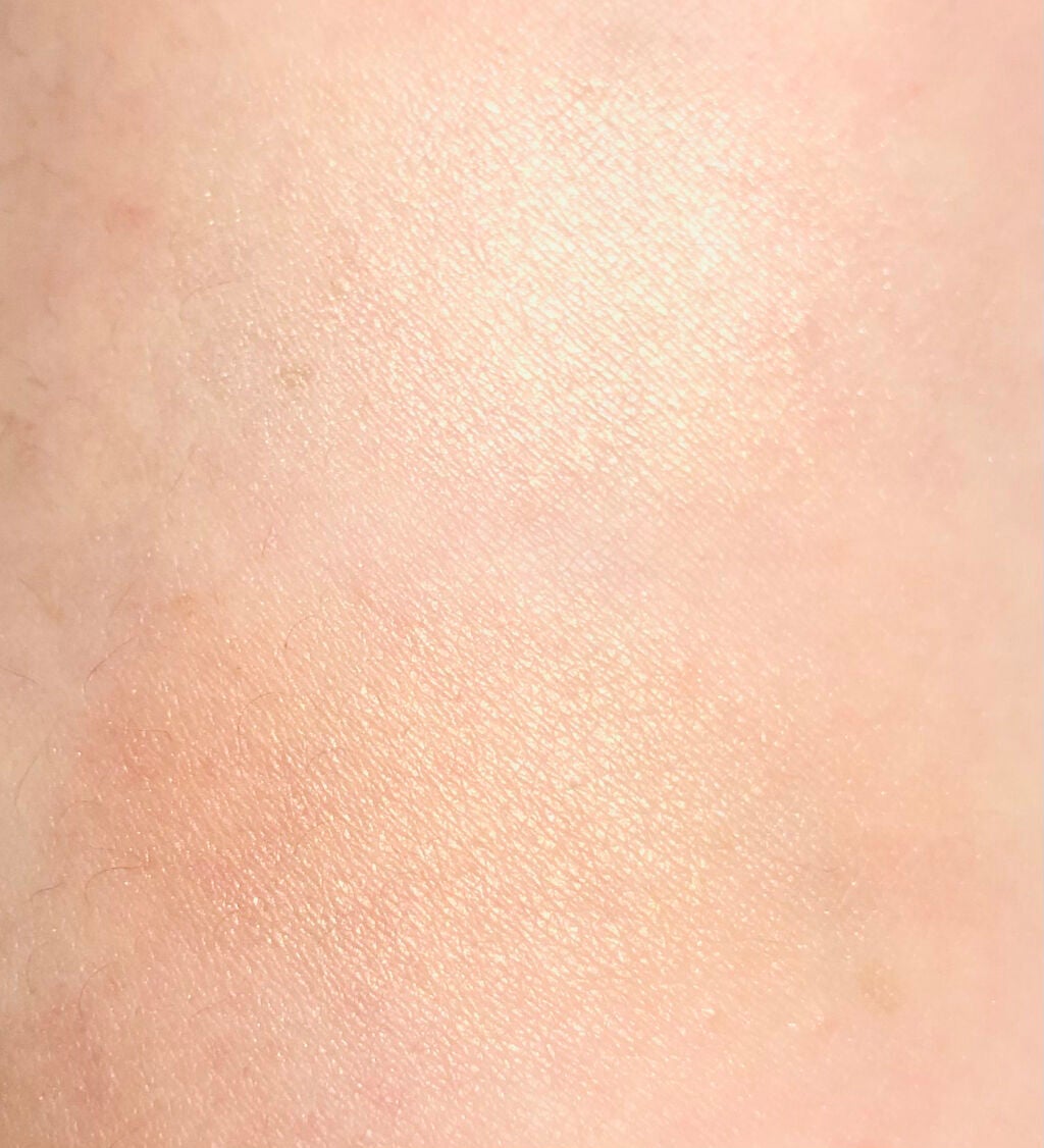 B.A カラーズ コントラスト イルミネーター/B.A/パウダーハイライトを使ったクチコミ(4枚目)