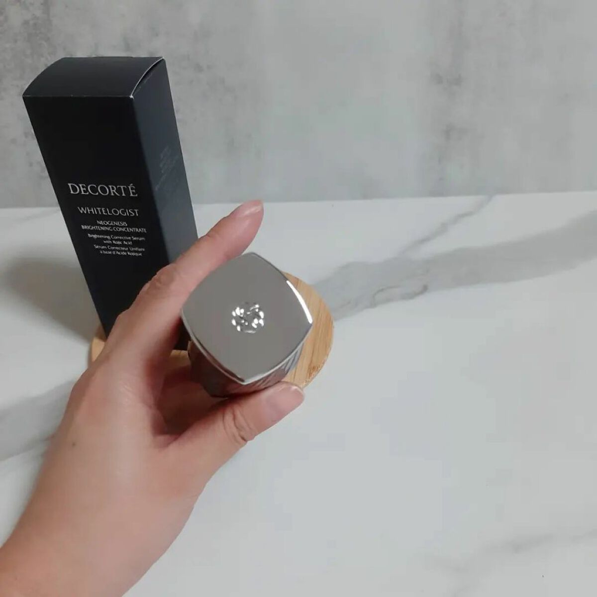 ホワイトロジスト　ネオジェネシス　ブライトニング コンセントレイト/DECORTÉ/美容液を使ったクチコミ（3枚目）