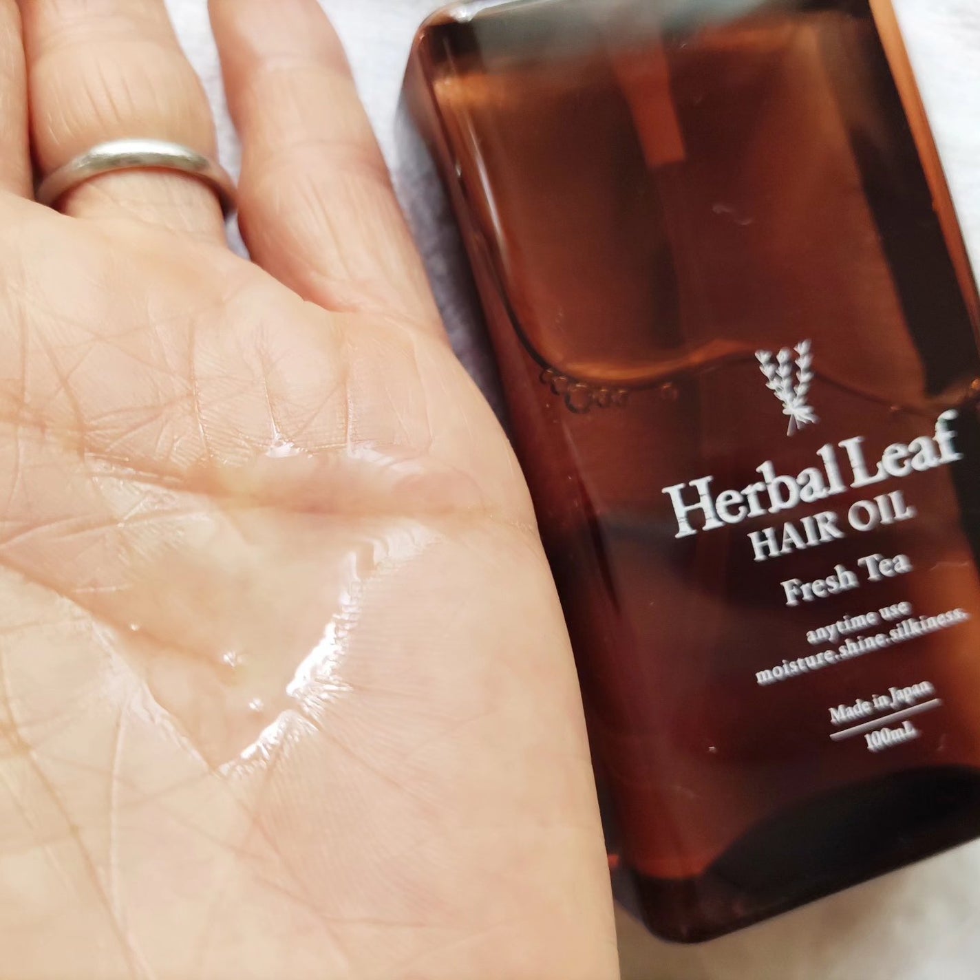 オーガニックヘアオイル フレッシュティーの香り/ハーバルリーフ/ヘアオイルを使ったクチコミ(3枚目)