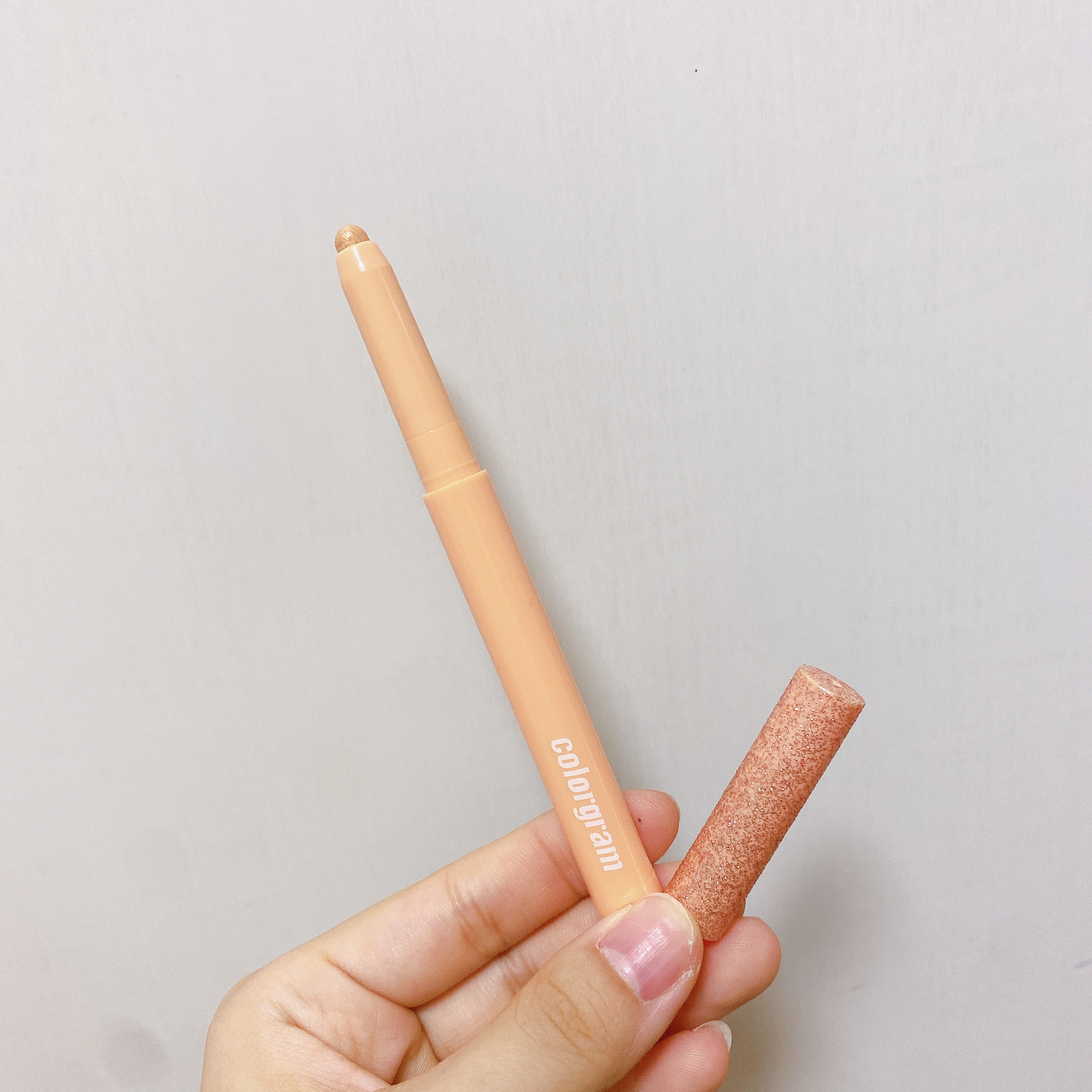 milk bling glitter stick/Colorgram/スティックアイシャドウを使ったクチコミ（1枚目）