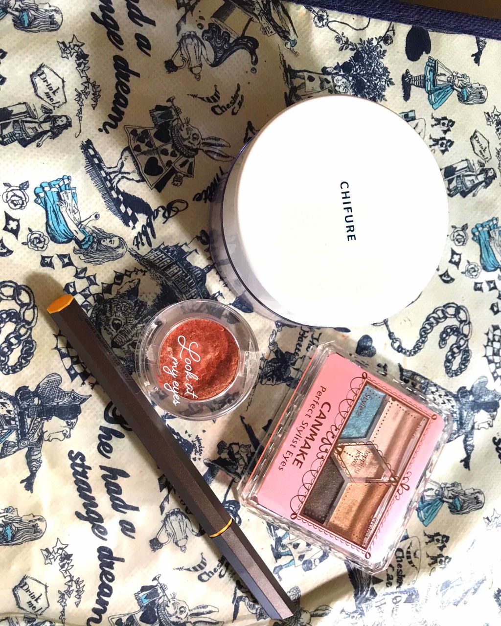 ルックアット マイアイズ/ETUDE/単色アイシャドウを使ったクチコミ（3枚目）