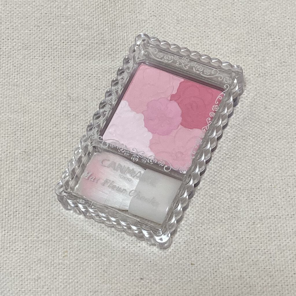 マットフルールチークス 02 マットガーリーローズ/キャンメイク/パウダーチークを使ったクチコミ（1枚目）