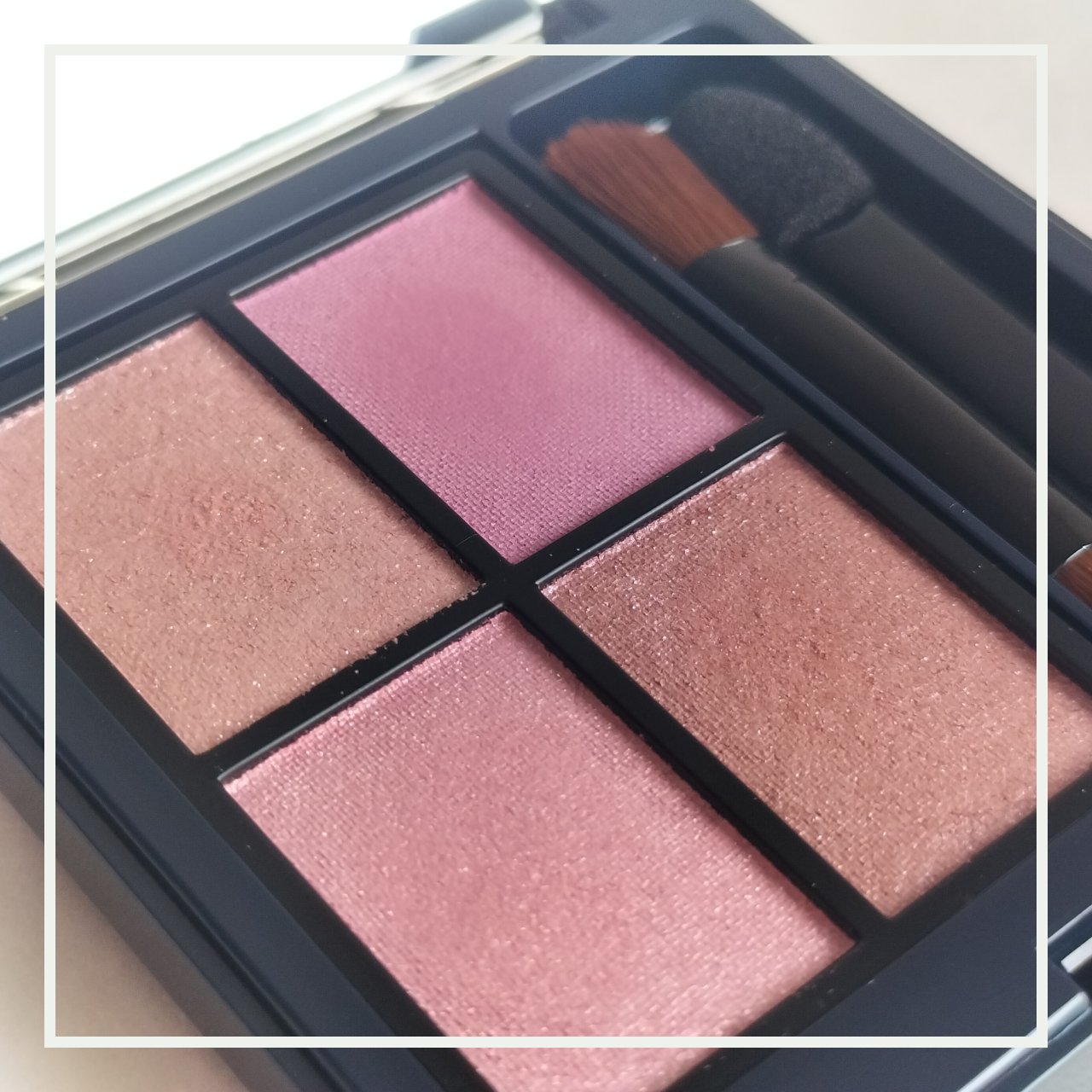 ミネラルクラッシィシャドー/エトヴォス/アイシャドウパレットを使ったクチコミ（2枚目）