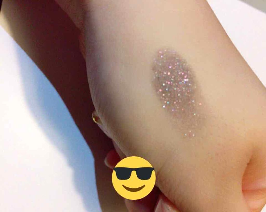 ダズルシャドウ/M・A・C/単色アイシャドウを使ったクチコミ(2枚目)