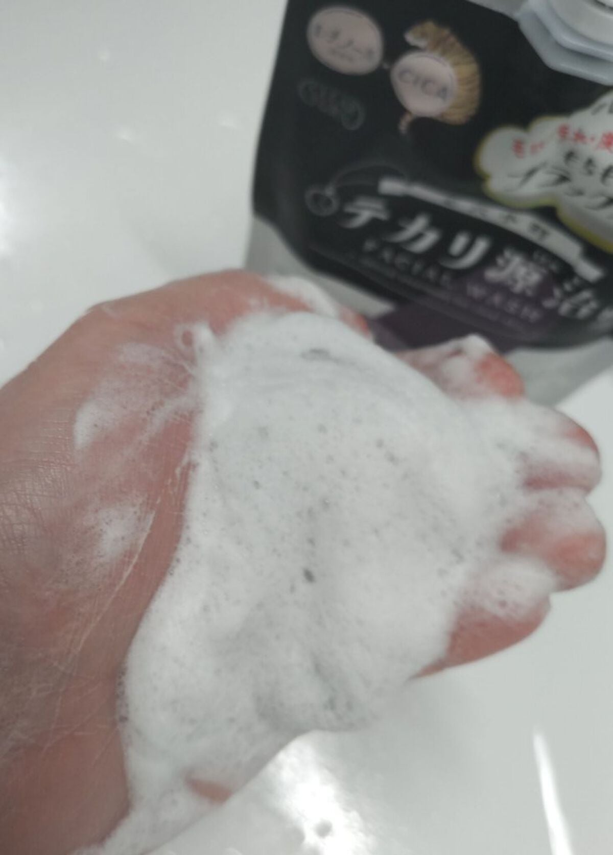 毛穴小町 テカリ源治 もちもちブラック洗顔/クリアターン/洗顔フォームを使ったクチコミ(5枚目)